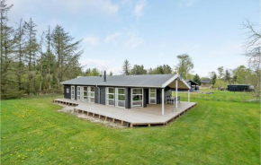 4 Bedroom Lovely Home In Hadsund in Helberskov